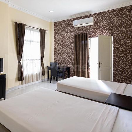 Carolina Transit Hotel Medan Exterior foto