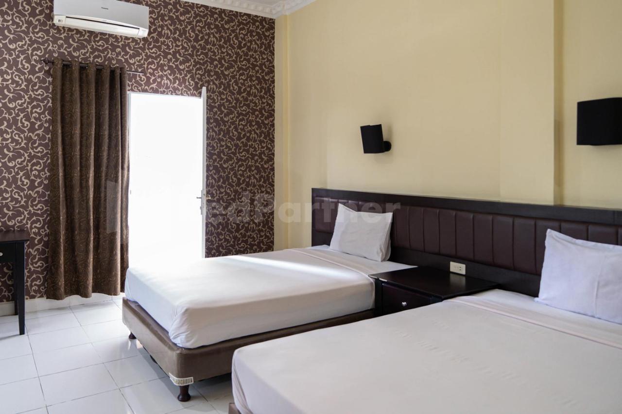 Carolina Transit Hotel Medan Exterior foto