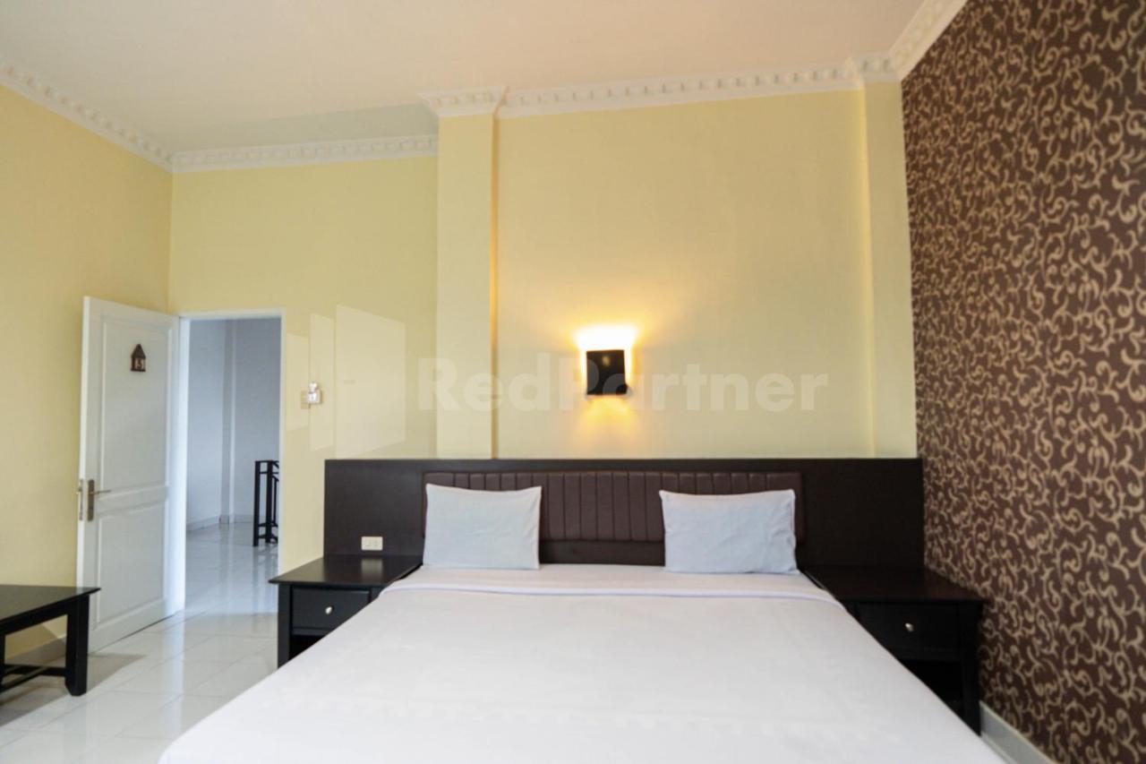 Carolina Transit Hotel Medan Exterior foto