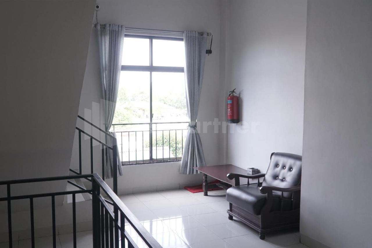 Carolina Transit Hotel Medan Exterior foto