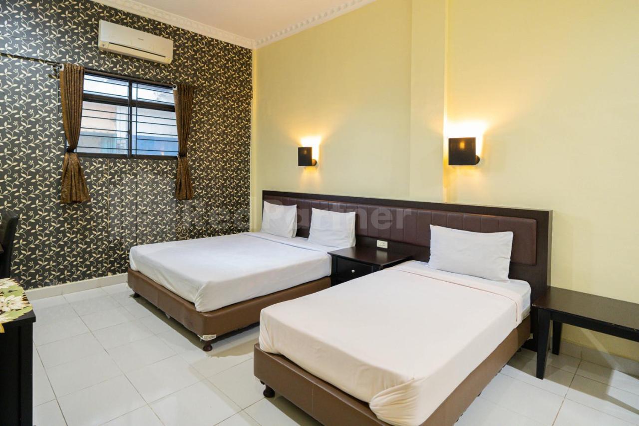 Carolina Transit Hotel Medan Exterior foto