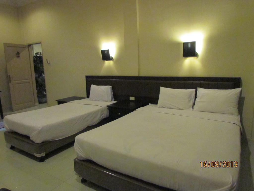 Carolina Transit Hotel Medan Cameră foto