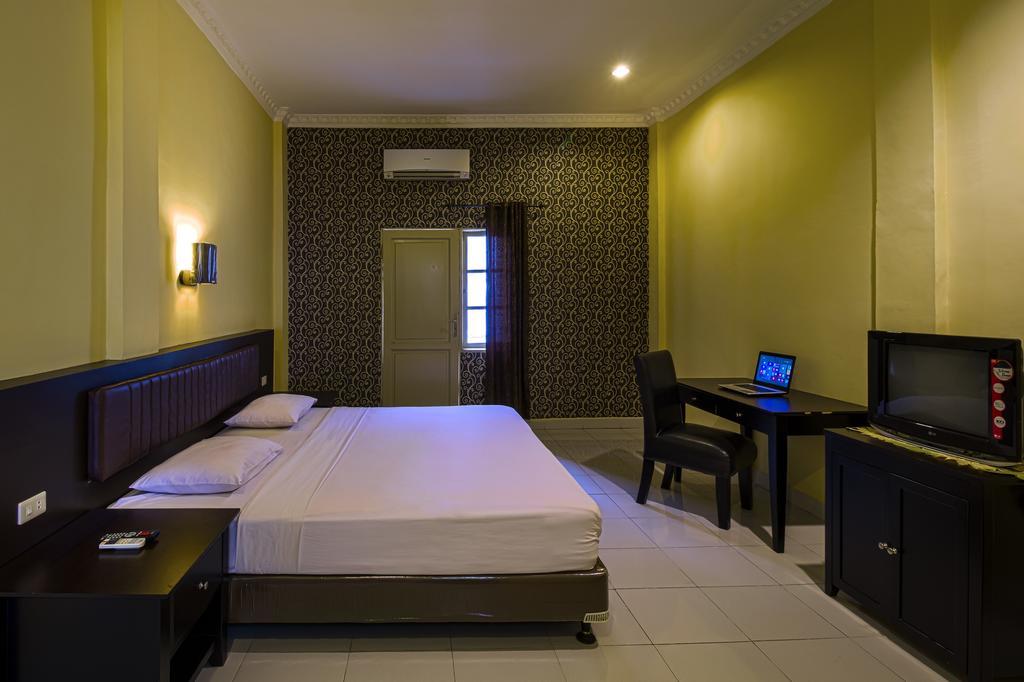 Carolina Transit Hotel Medan Exterior foto