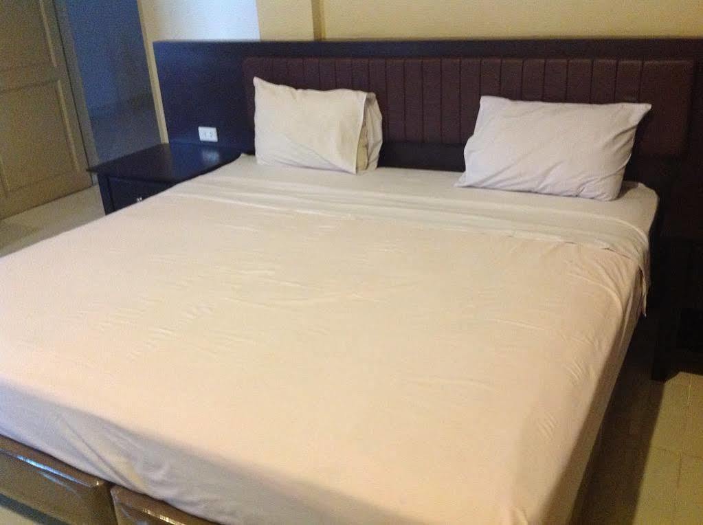 Carolina Transit Hotel Medan Exterior foto